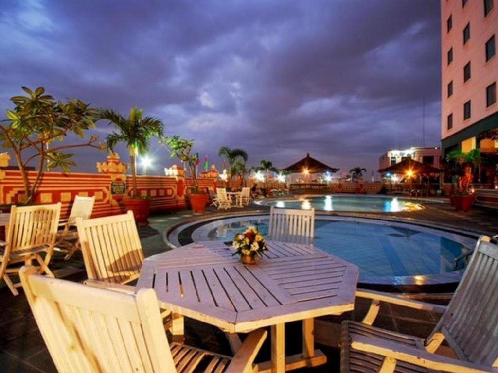 Grand Cempaka Business Hotel Jacarta Exterior foto