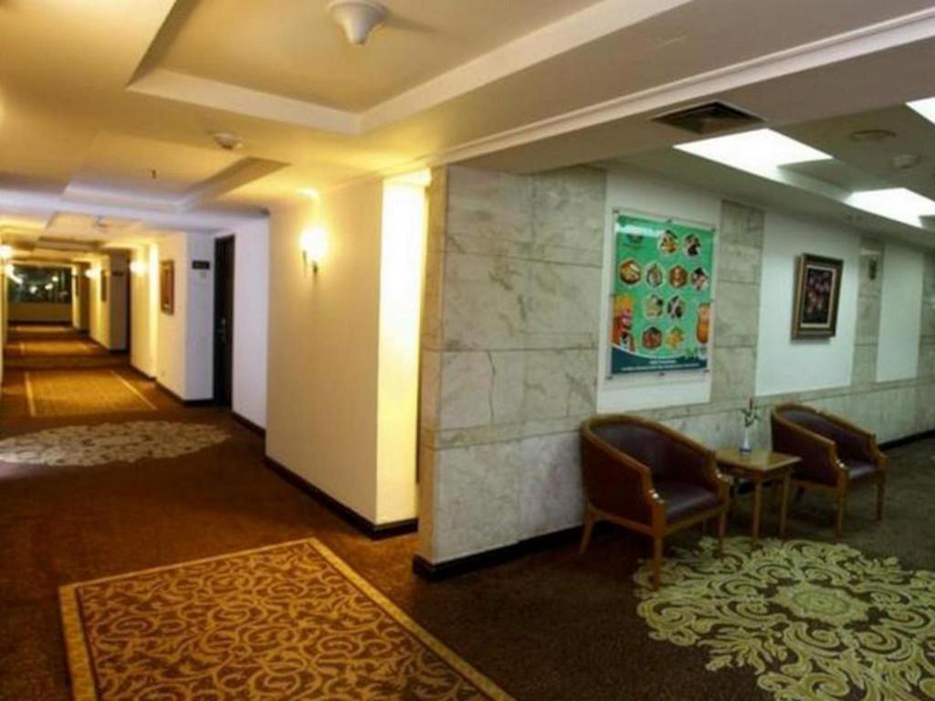 Grand Cempaka Business Hotel Jacarta Exterior foto