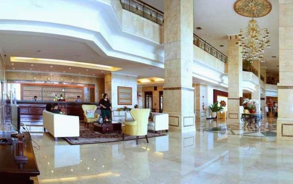 Grand Cempaka Business Hotel Jacarta Exterior foto