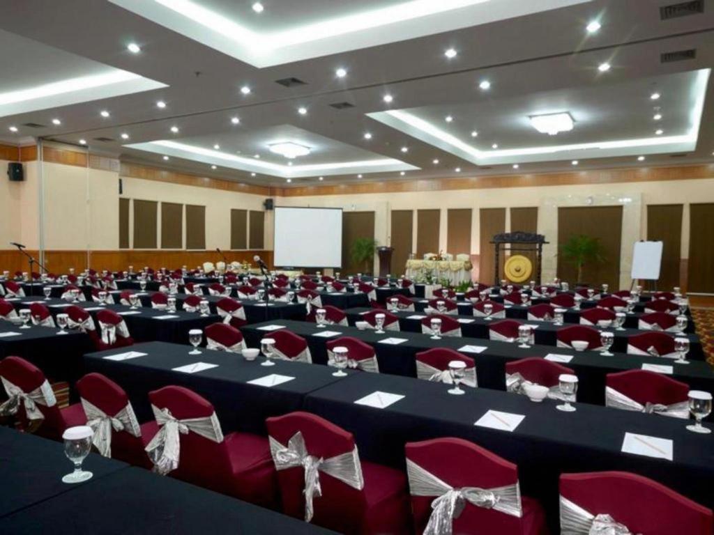 Grand Cempaka Business Hotel Jacarta Exterior foto